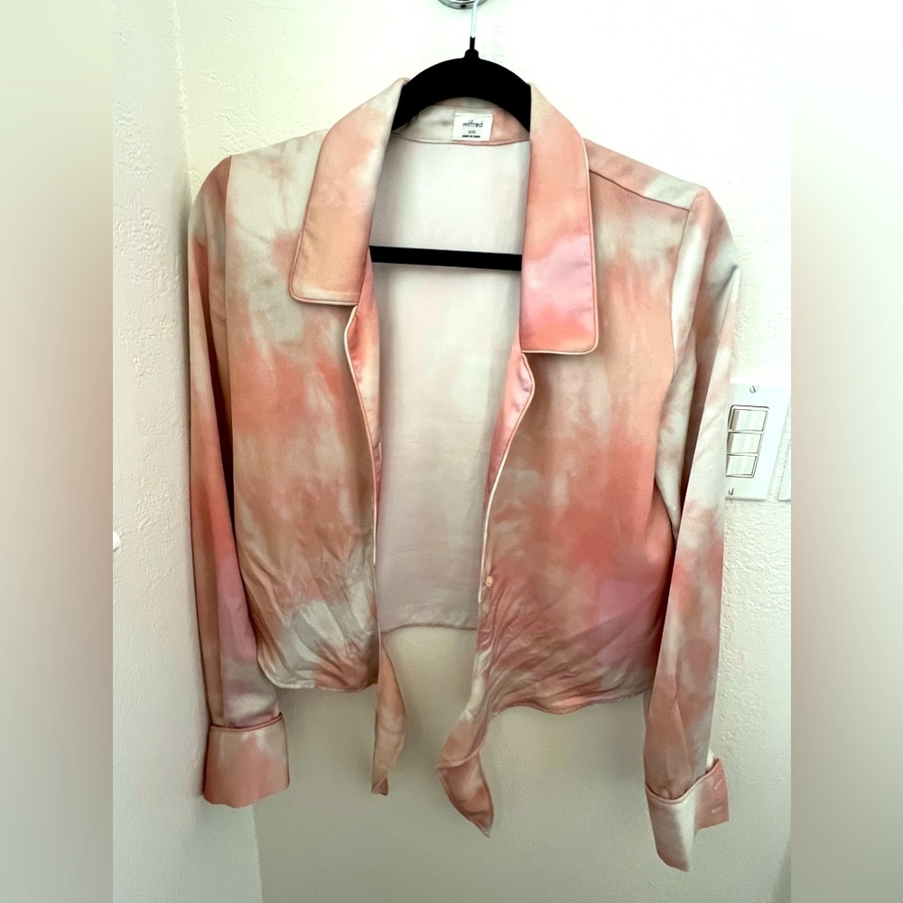 Very stylish XXS blouse.